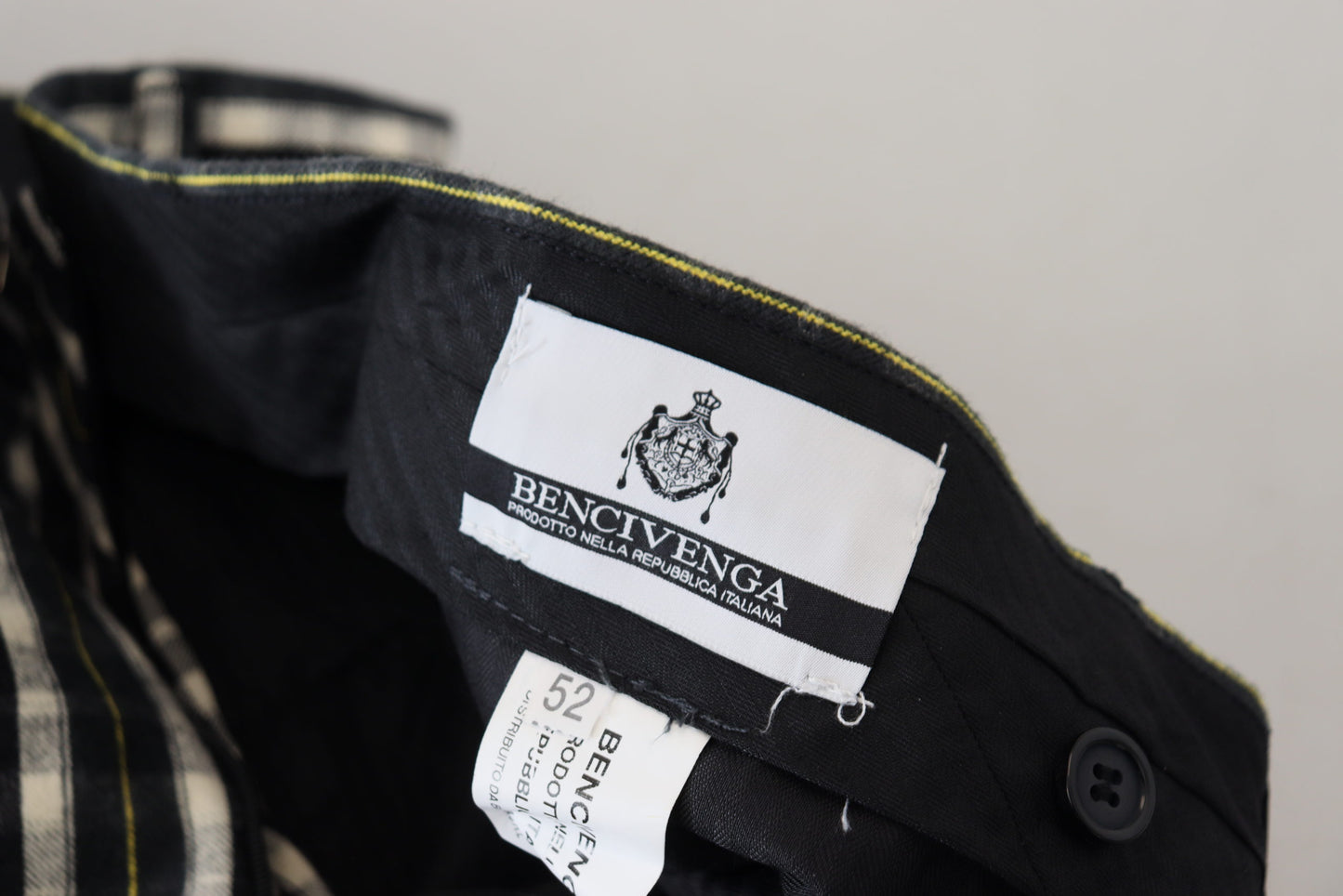 Pantaloni casual negri din bumbac cu carouri BENCIVENGA