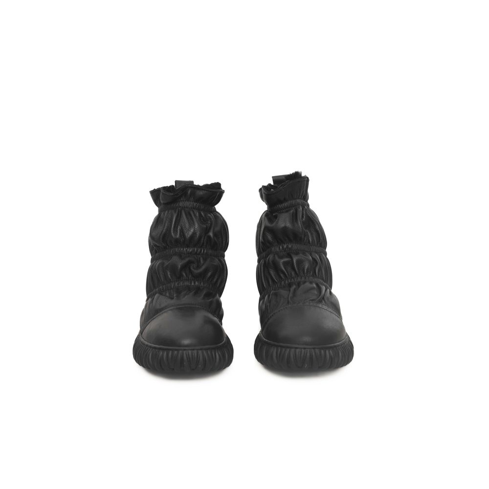 Ghete de damă din piele neagră Cerruti 1881