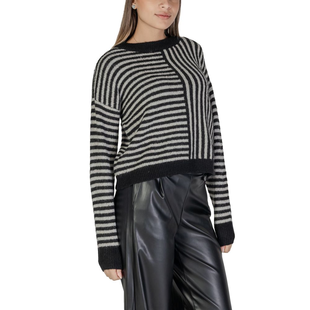 Pulover Vero Moda alb-negru din poliester reciclat