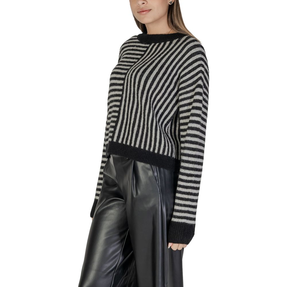 Pulover Vero Moda alb-negru din poliester reciclat