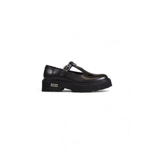 Cult Black Leather Flat Shoe